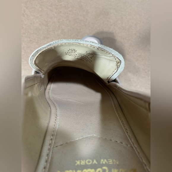 Sam Edelman Beige Loafers with Gold Detail - Picture 7 of 7